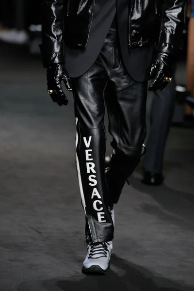 Look 77